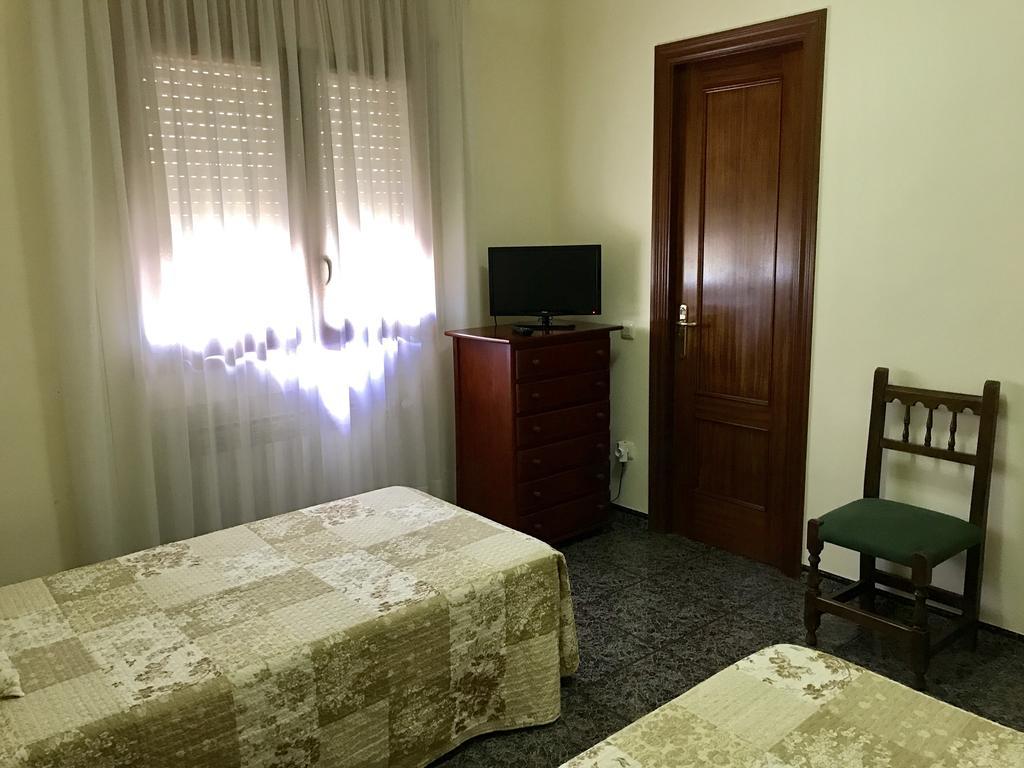 Hostal El Violi Cardona Esterno foto