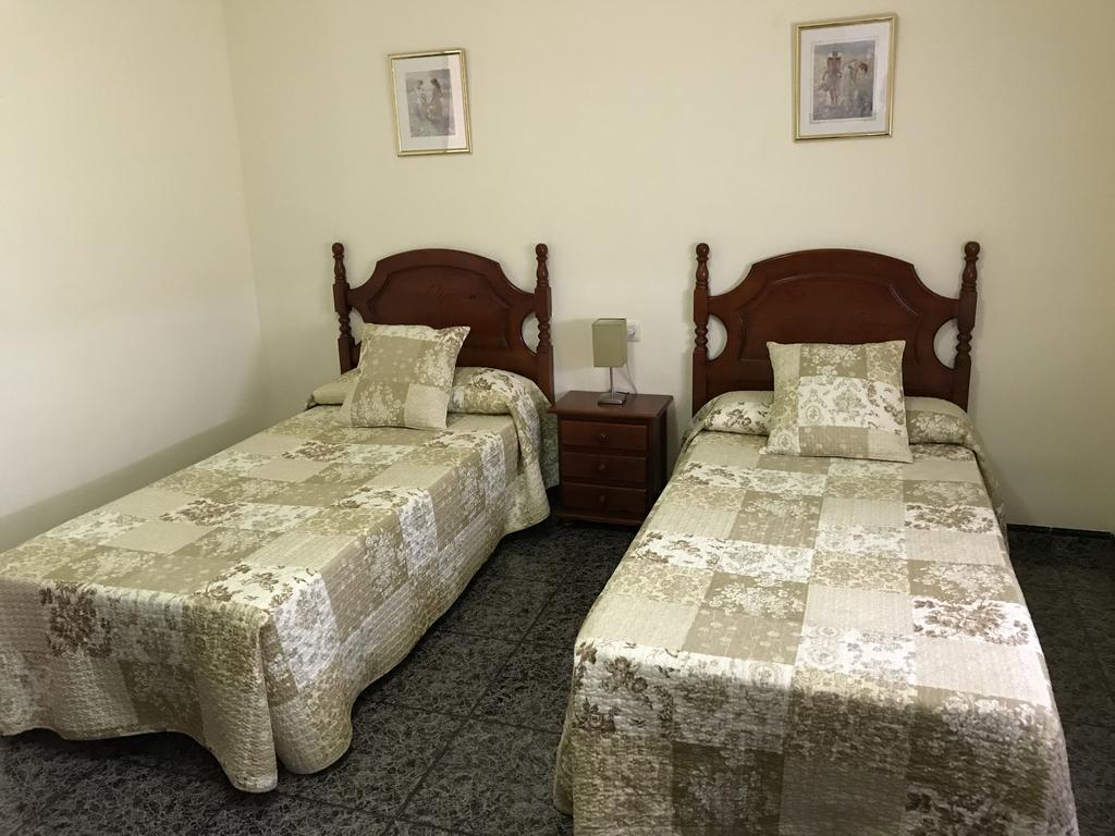 Hostal El Violi Cardona Esterno foto