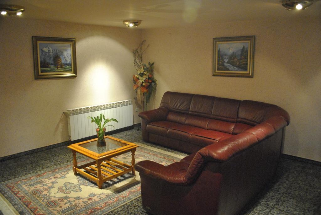 Hostal El Violi Cardona Esterno foto